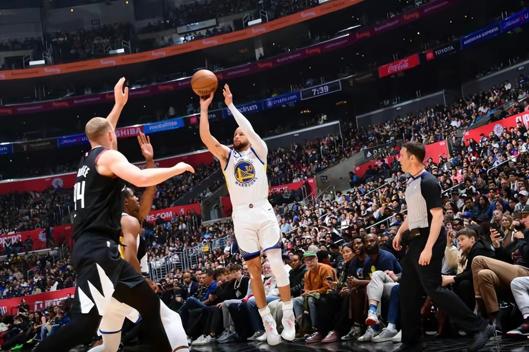 爱游戏体育赛事投注关于出色发挥引发热议！，凯恩在西班牙队比赛中险胜气势如虹延续的信息