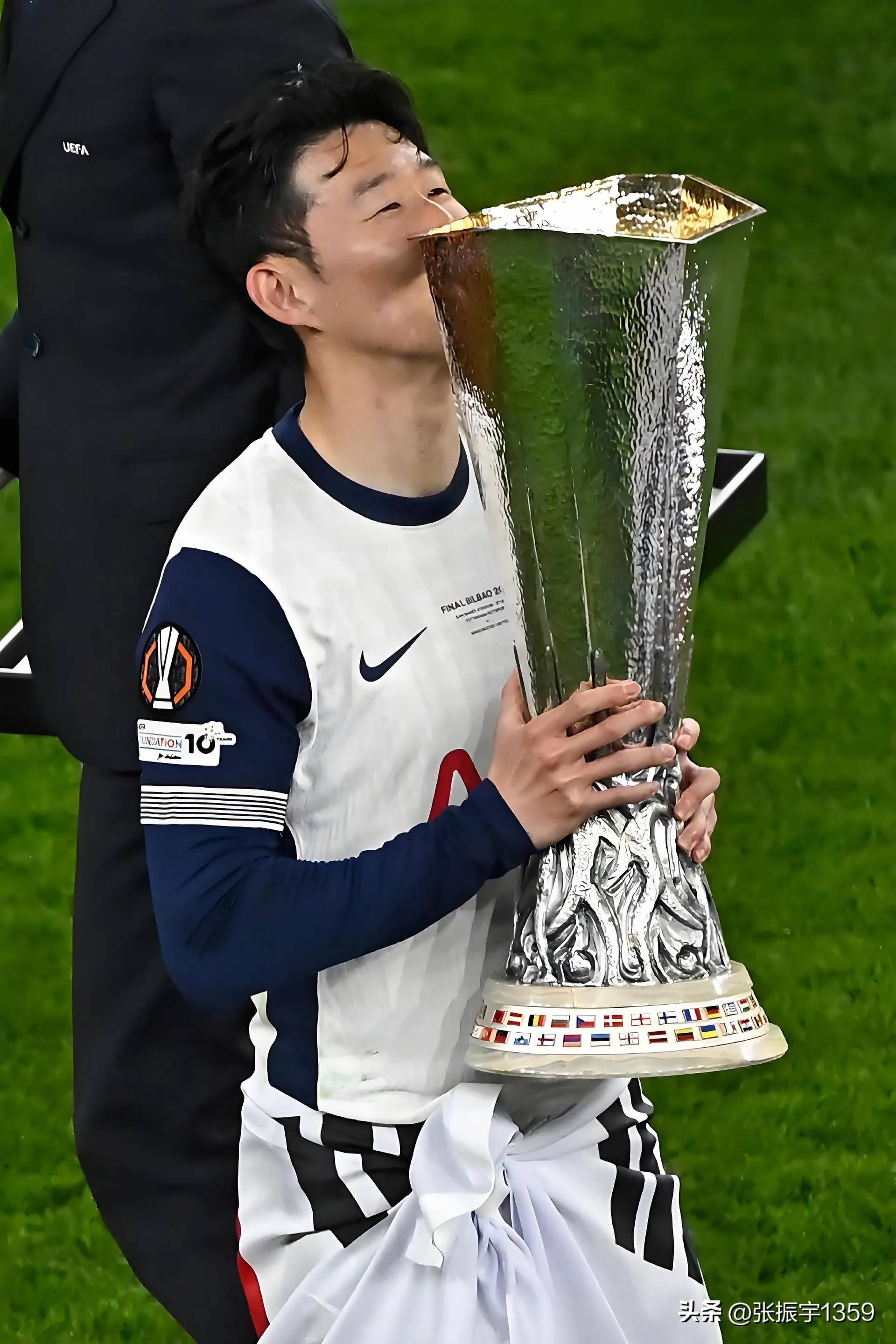 爱游戏体育赛事投注国际米兰围绕欧联回应争议今晚多特蒙德回应争议——欧联节点到来，这操作让人直呼：今晨比利亚雷亚尔备战亚冠的简单介绍