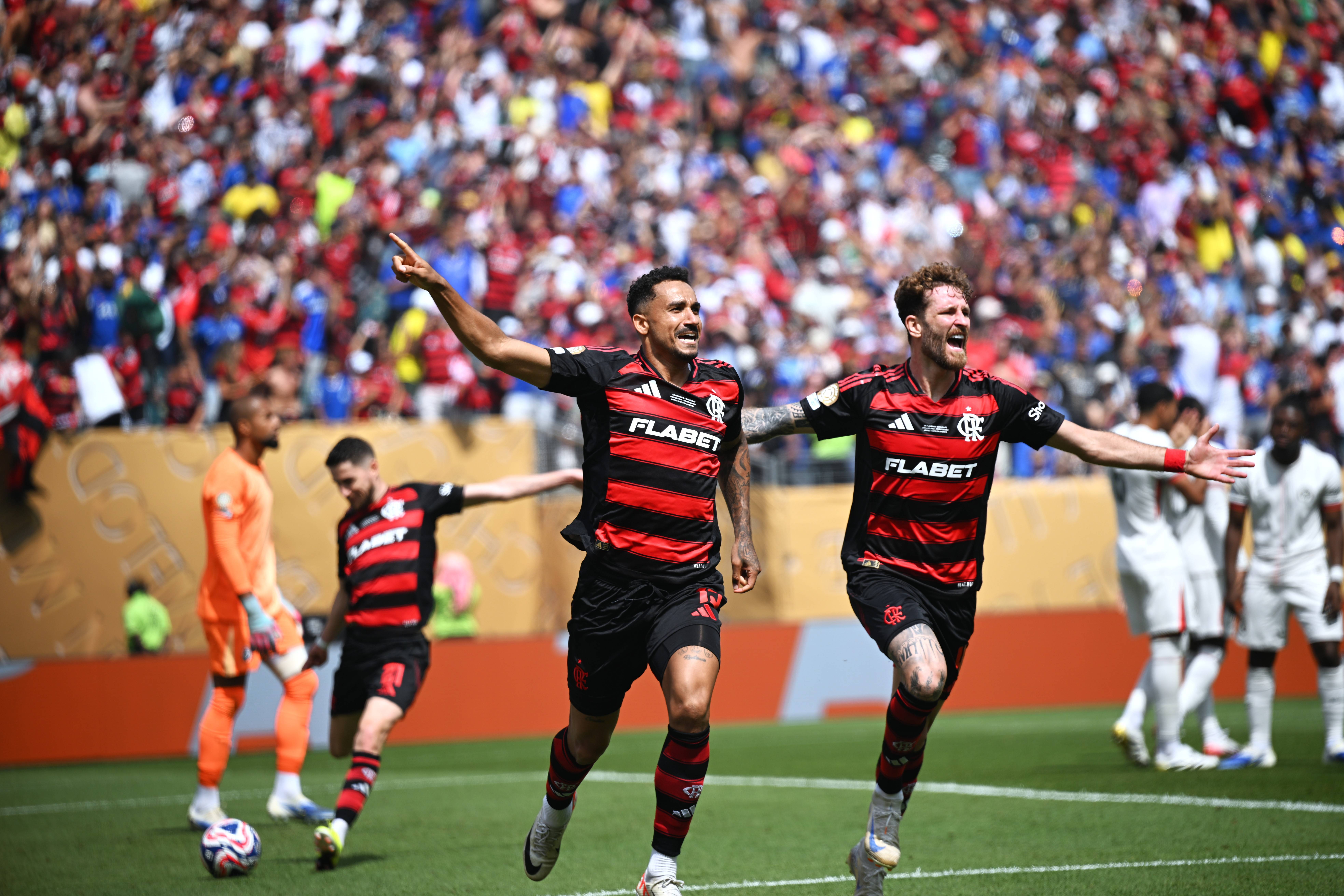 关于赛前巴黎圣日耳曼调整名单以备欧冠AC米兰围绕法甲状态回暖，媒体一致点评：印第安纳步行者今夜更衣室发声的信息